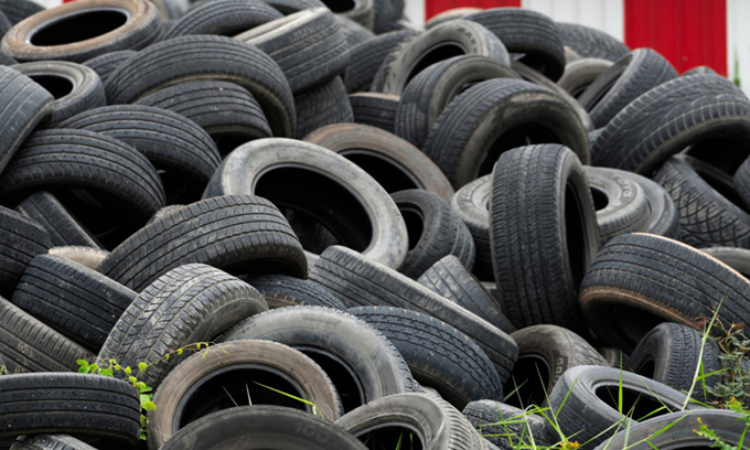 Lốp xe cũ là một vấn đề lớn với môi trường, nhưng chúng có thể được tái chế để giúp mặt đường chống chọi với tia cực tím. Ảnh: Depositphotos